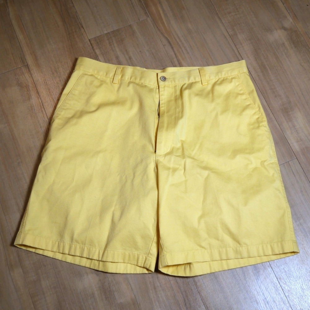 Greg Norman Men Yellow Cotton Golf Shorts 36 Flat Front Shark Logo 9 Inseam
